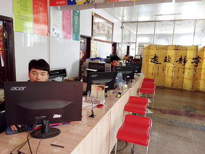 白手起家，用心經營 沒有人脈也能開好一家圖文店